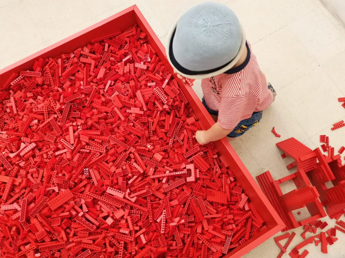 So viele rote Bausteine auf der LegoBaustelle