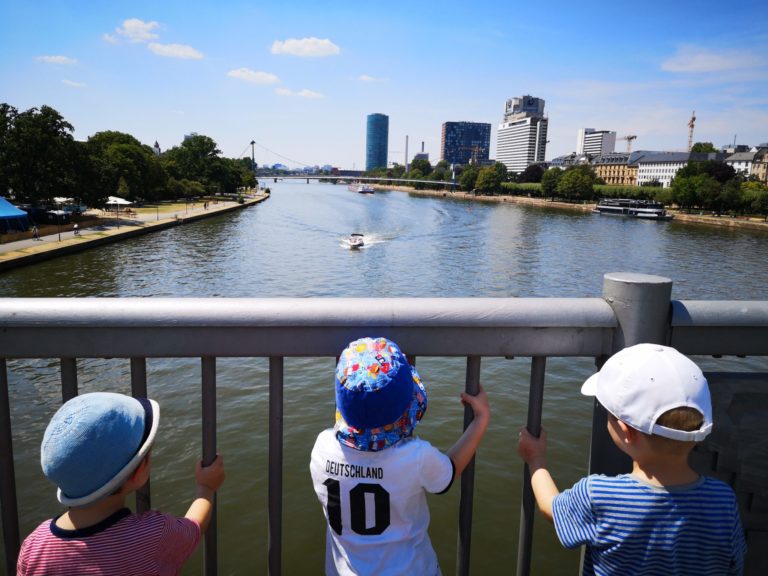 Das Schnellboot auf dem Main fanden die Jungs super