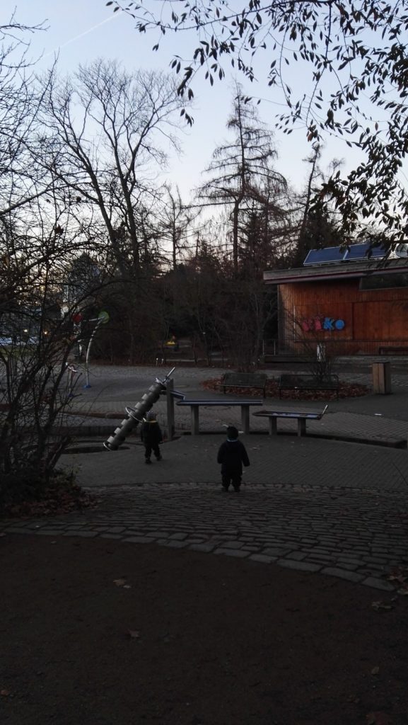 Wasserspielplatz ohne Wasser Winterlichter Palmengar