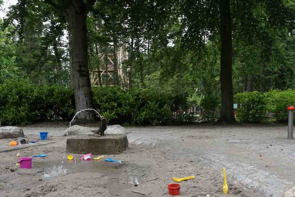 Wasserspielplatz am Goetheturm im Frankfurter Stadtwald